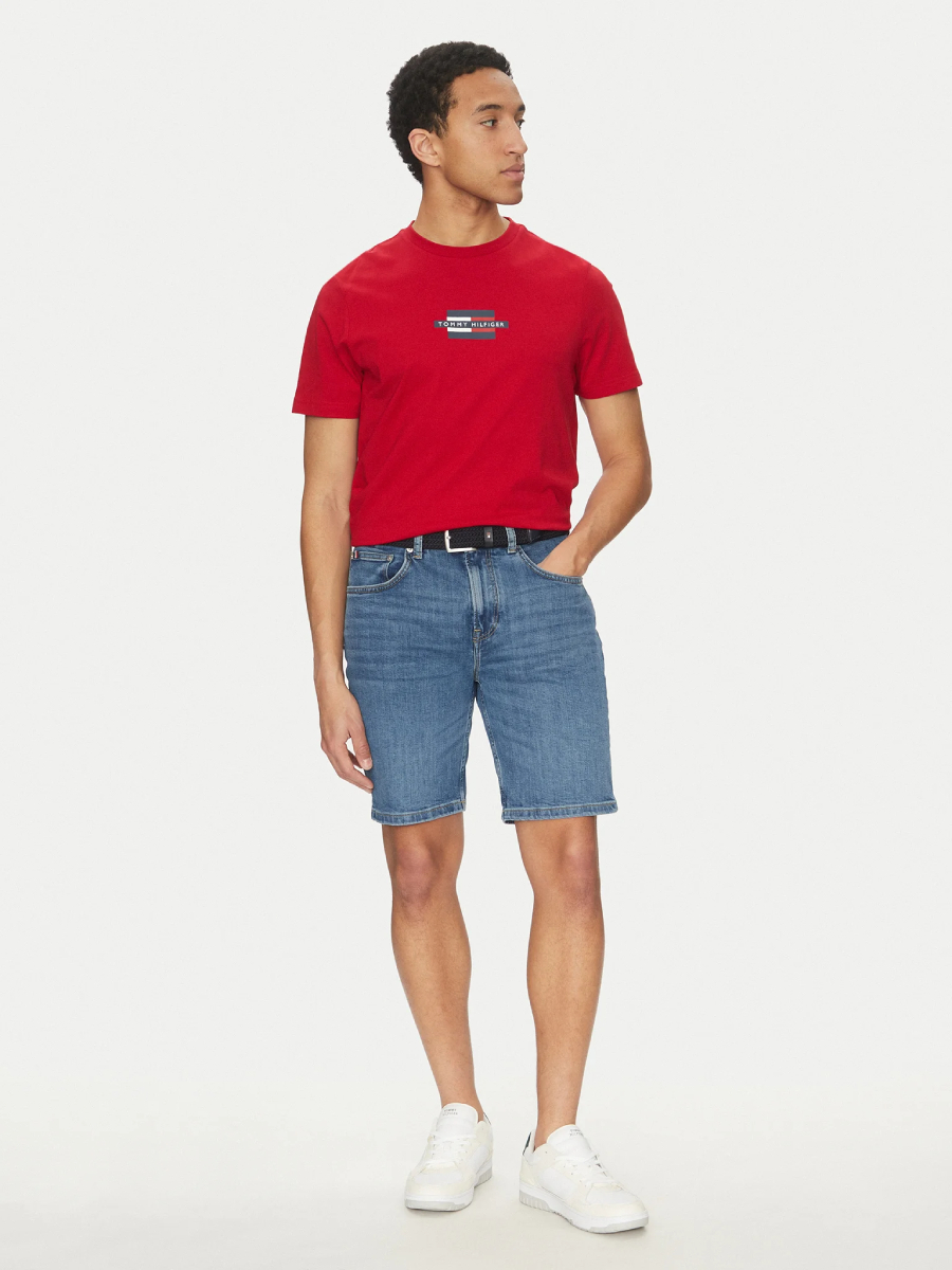 detail Tommy Hilfiger pánské modré džínové šortky