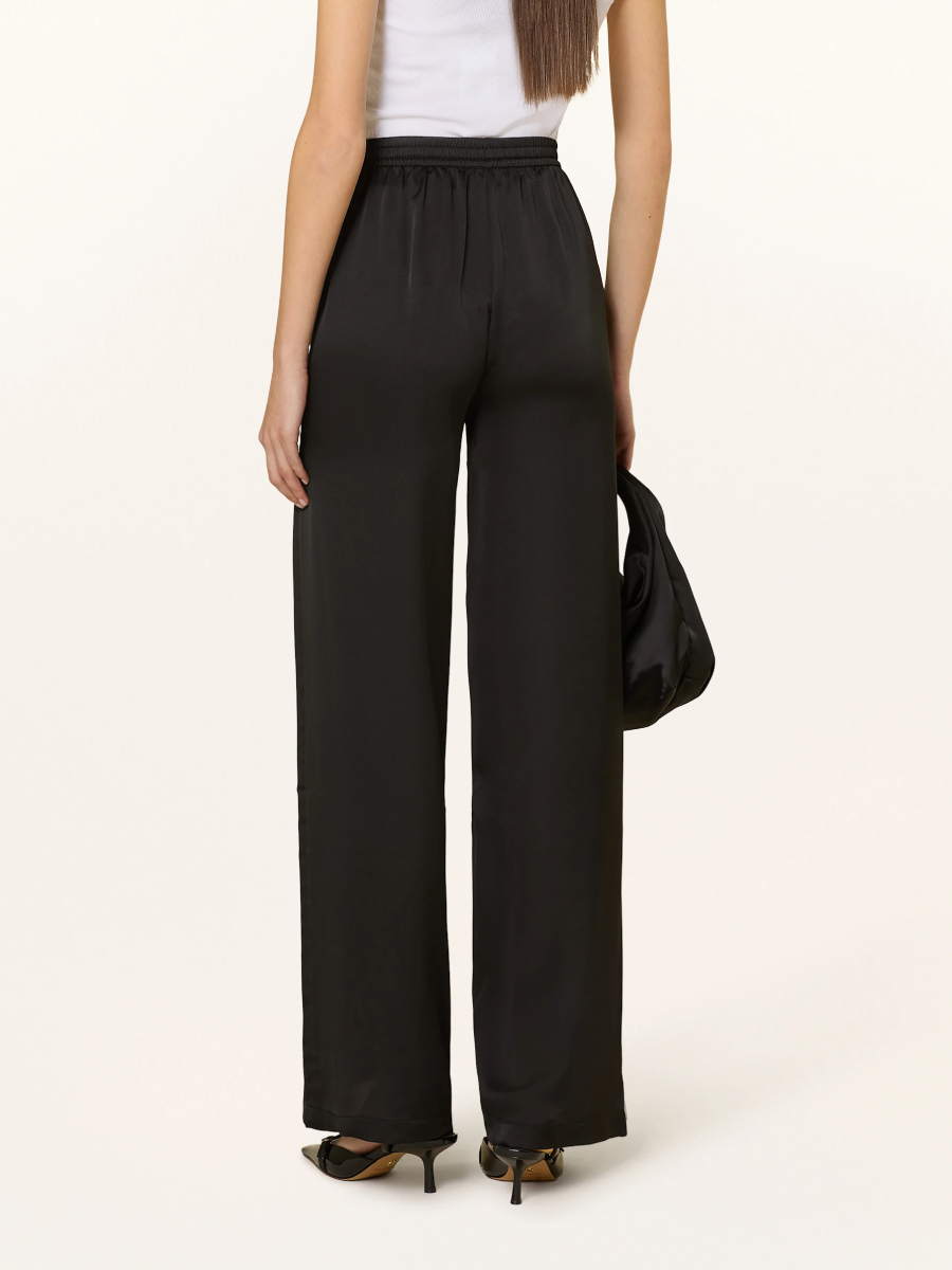 detail Guess dámské černé kalhoty