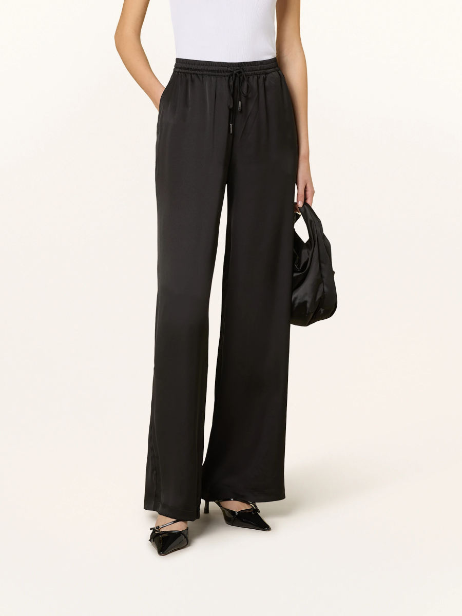 detail Guess dámské černé kalhoty