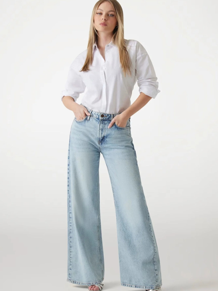 detail Guess dámská bílá košile