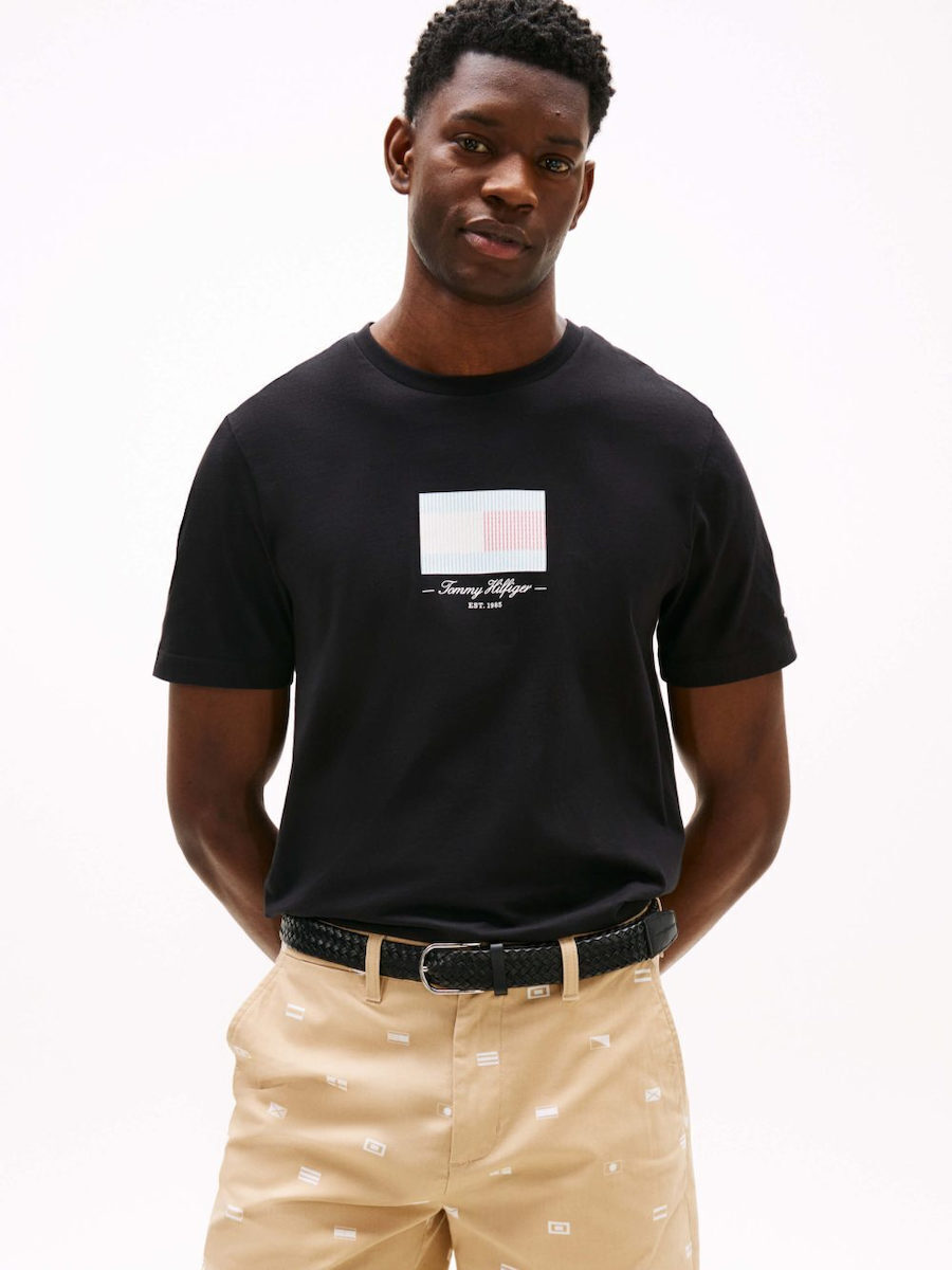 detail Tommy Hilfiger pánské černé tričko