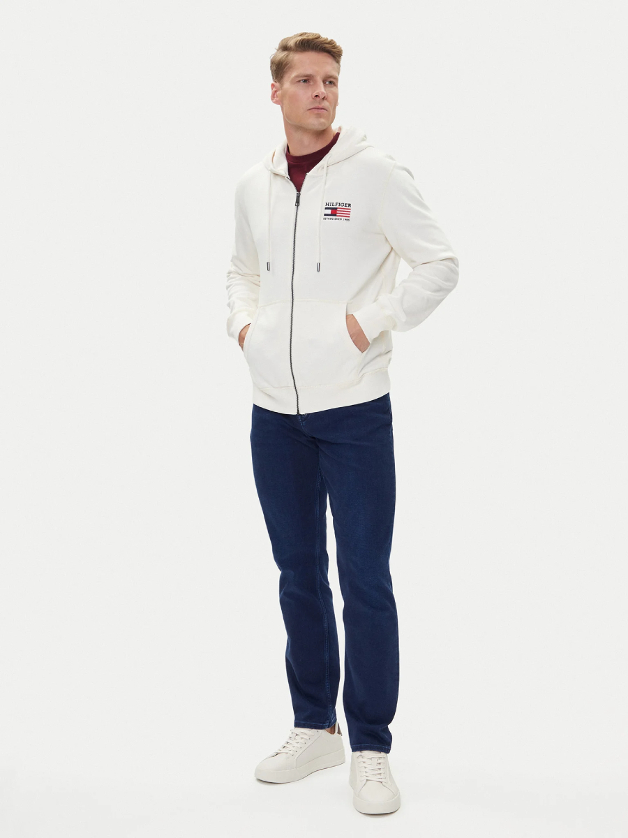 detail Tommy Hilfiger pánská krémová mikina