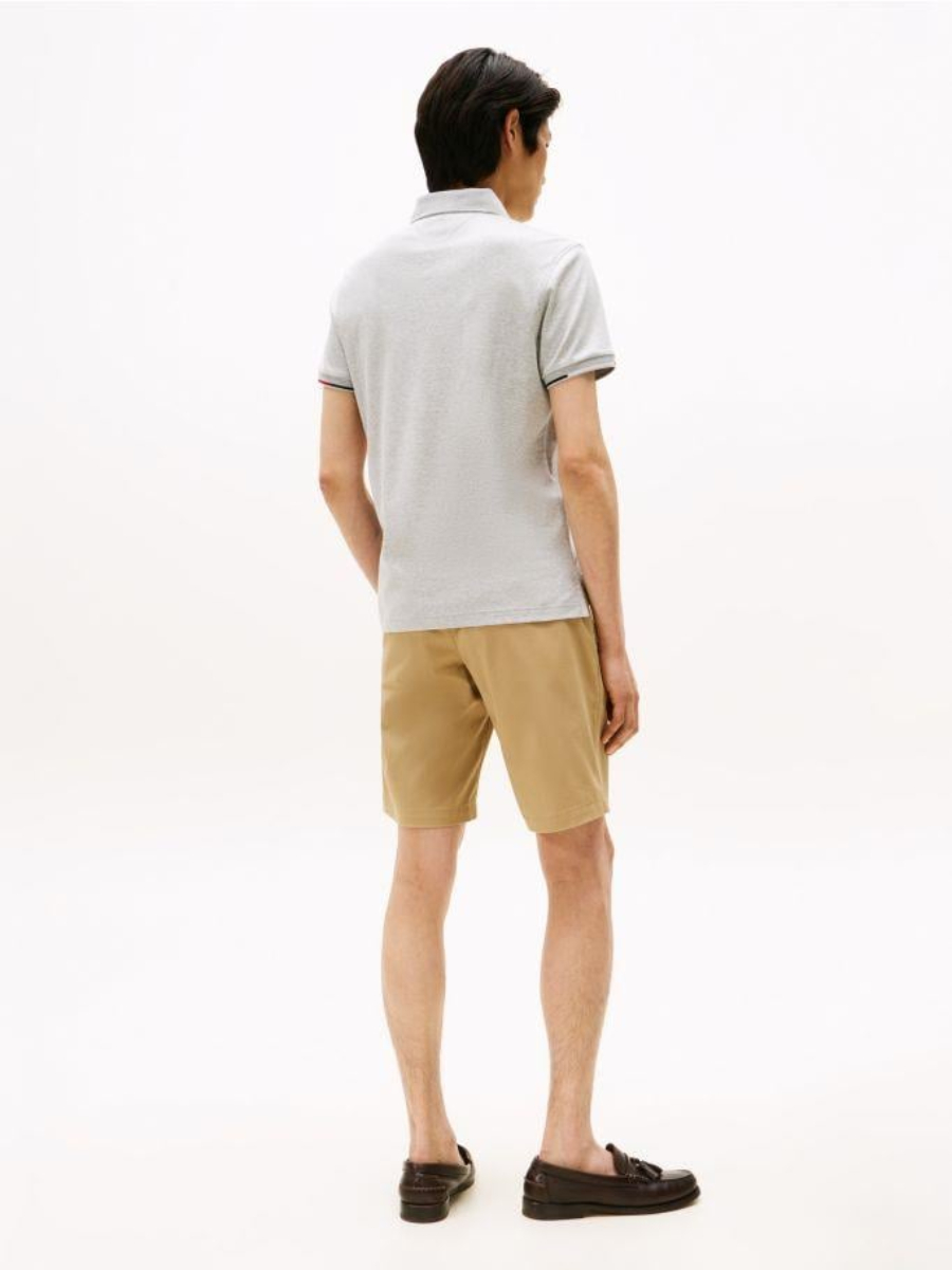 detail Tommy Hilfiger pánské šedé polo tričko