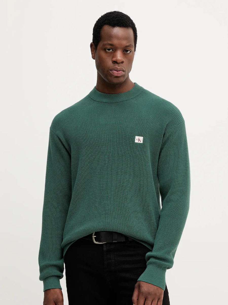 detail Calvin Klein pánský petrolejový svetr