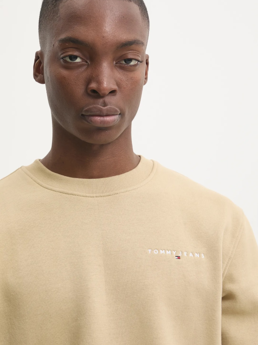 detail Tommy Jeans pánská béžová mikina