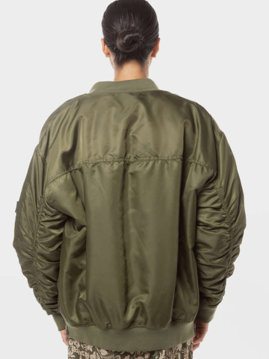 detail Pepe Jeans dámský khaki zelený bomber 