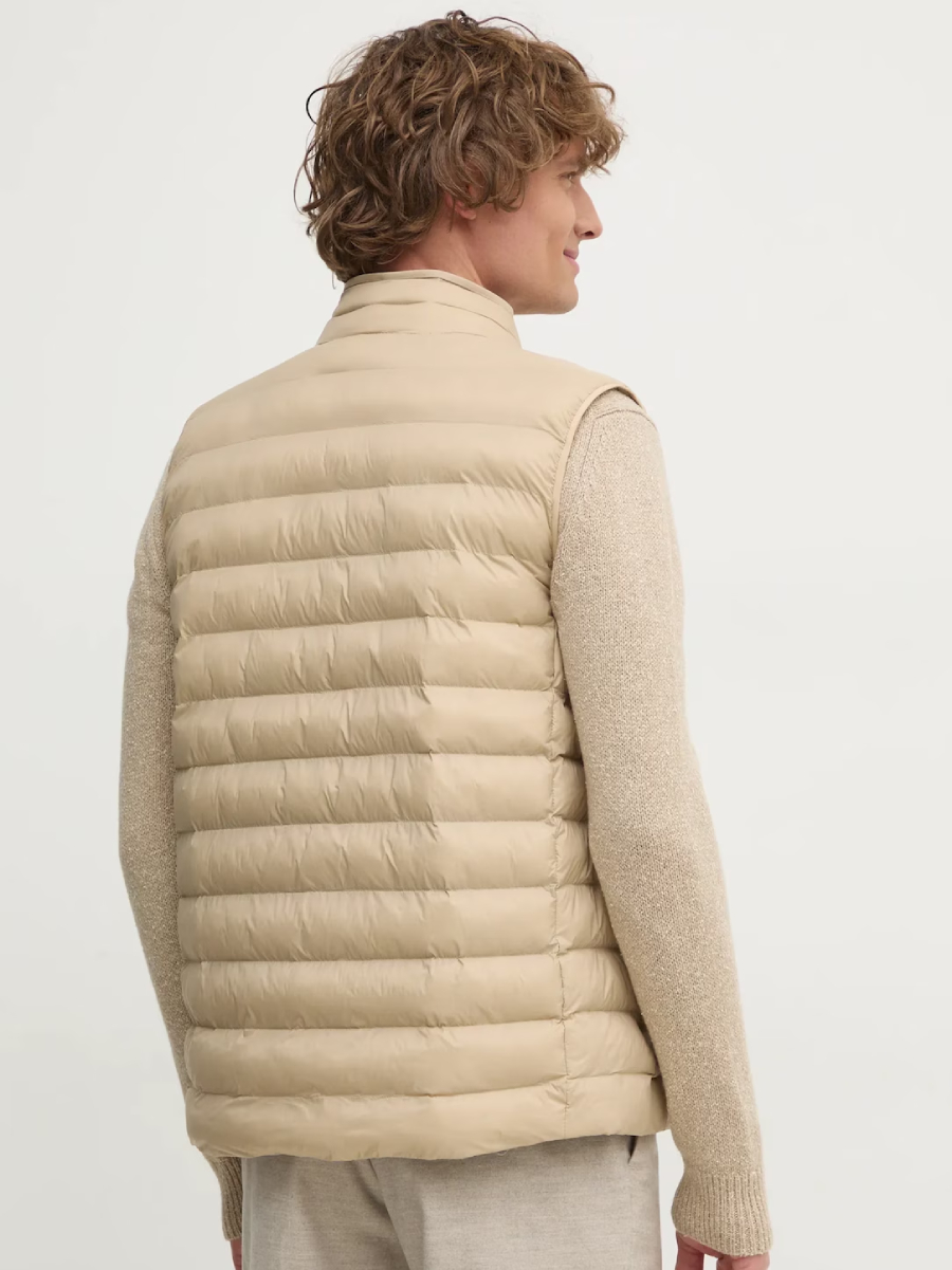 detail Tommy Hilfiger pánská béžová vesta