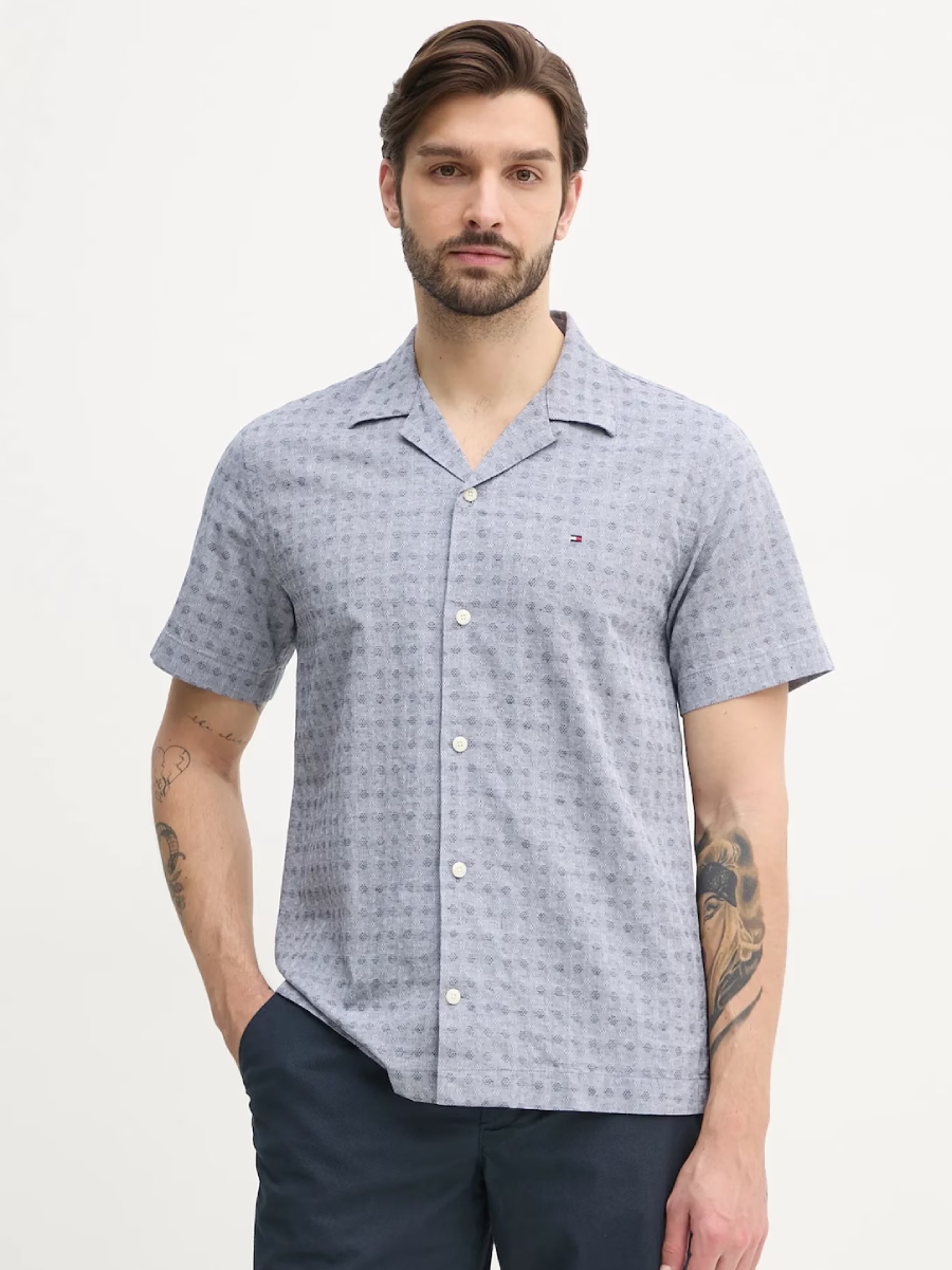 detail Tommy Hilfiger pánská modrá košile