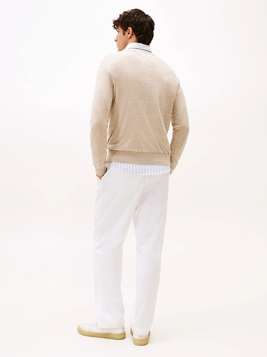 detail Tommy Hilfiger pánský béžový svetr