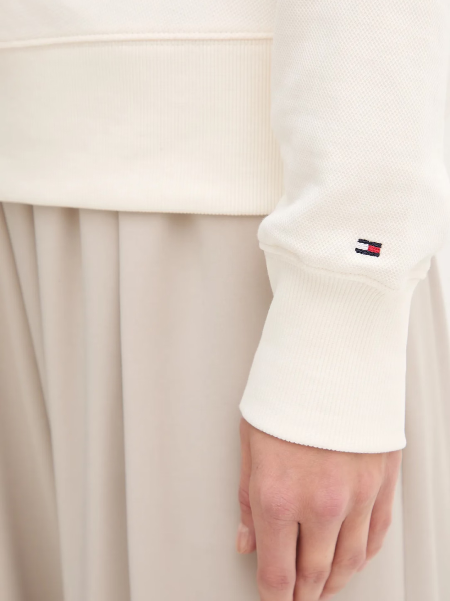 detail Tommy Hilfiger dámská krémová mikina