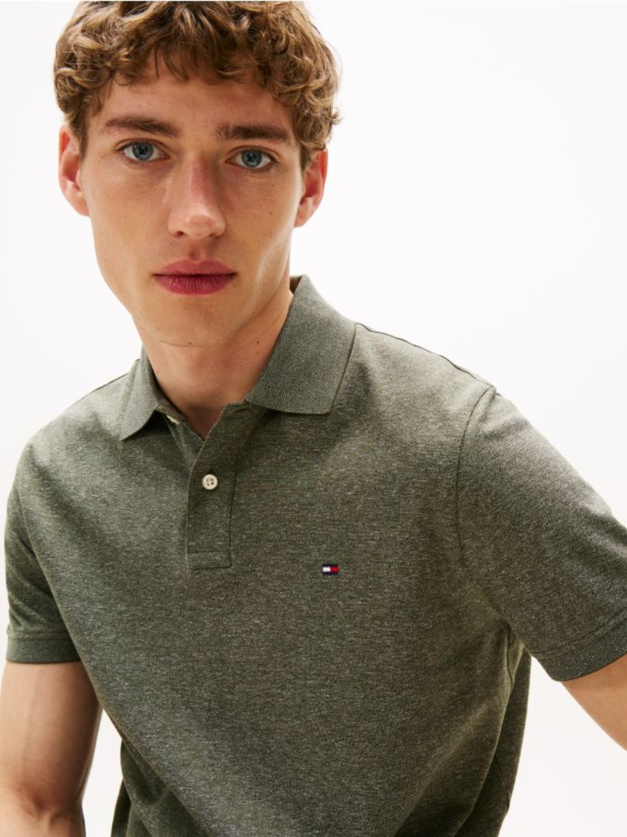 detail Tommy Hilfiger pánské zelené polo tričko