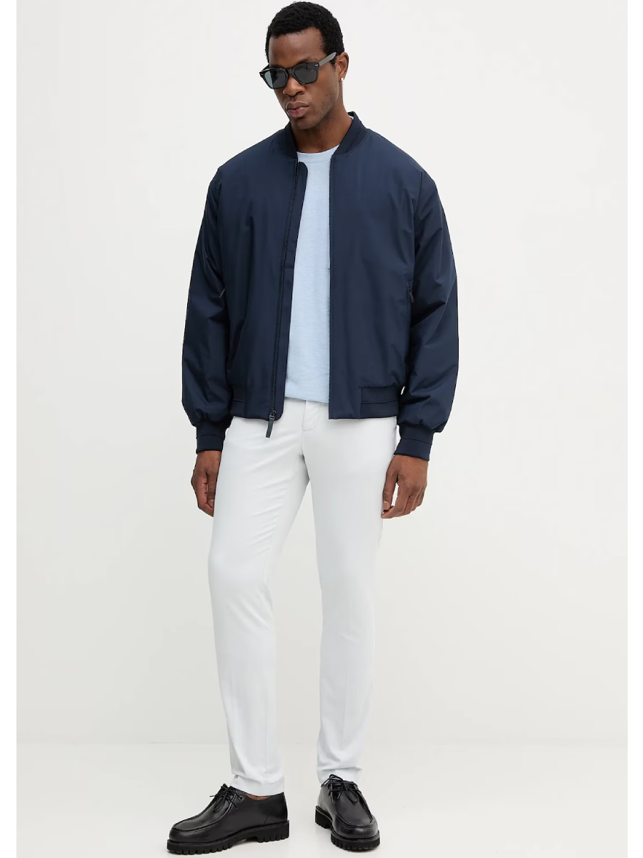 detail Tommy Hilfiger pánské světle modré tričko