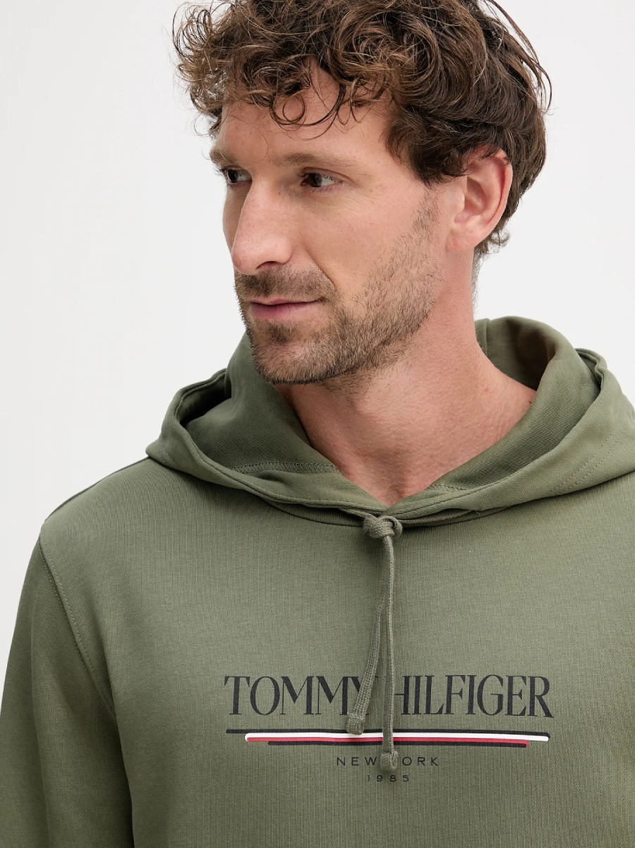 detail Tommy Hilfiger pánská zelená mikina