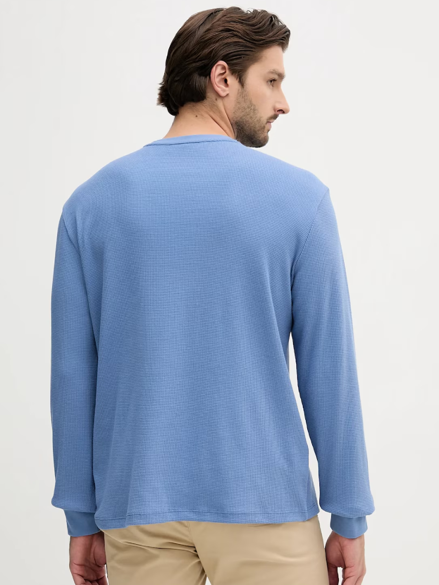 detail Calvin Klein pánské modré tričko