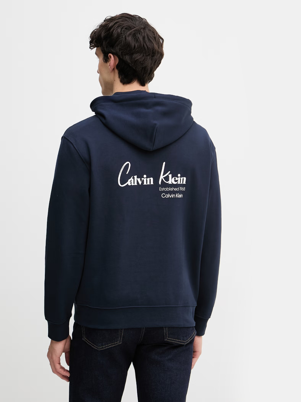 detail Calvin Klein pánská modrá mikina