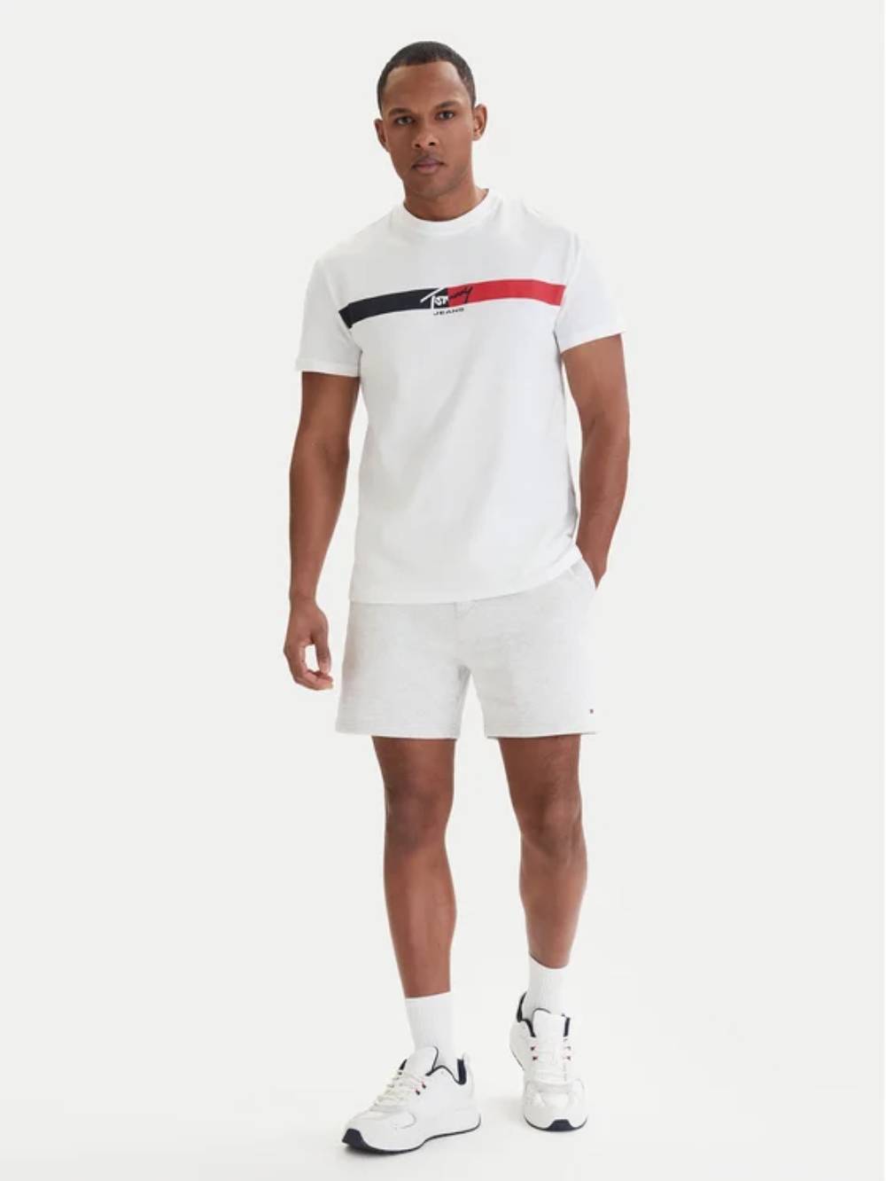 detail Tommy Jeans pánské bílé tričko