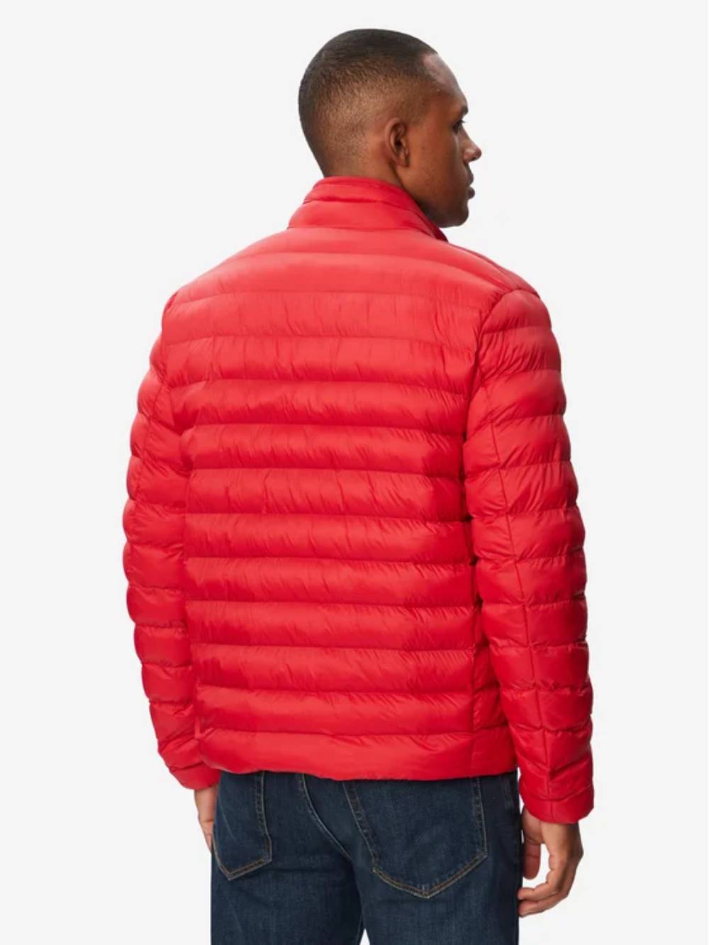 detail Tommy Hilfiger pánská červená bunda