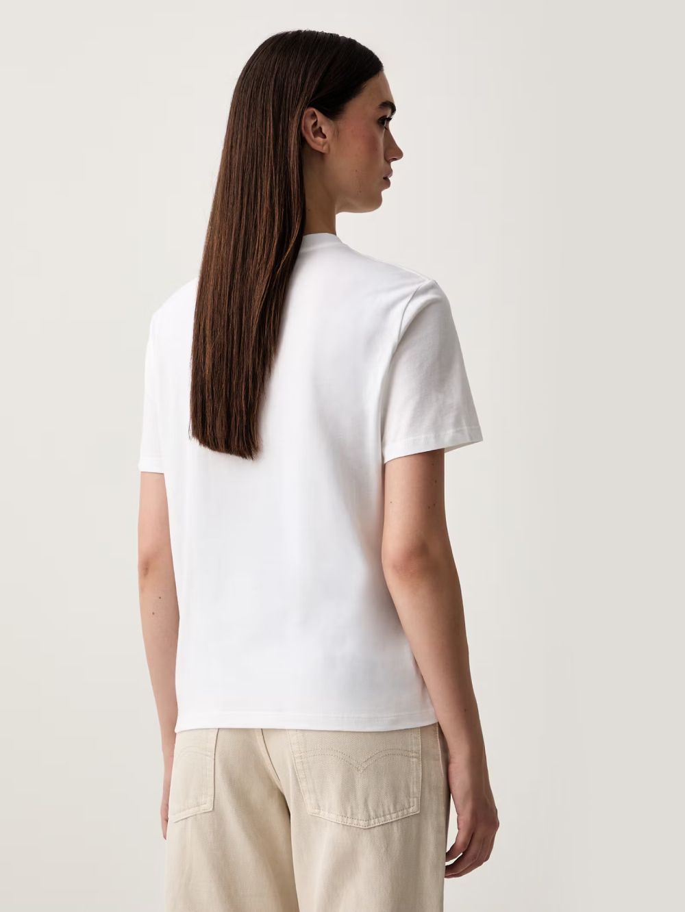 detail Calvin Klein dámské bílé tričko