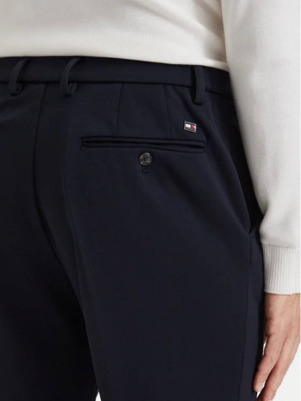 detail Tommy Hilfiger pánské modré kalhoty