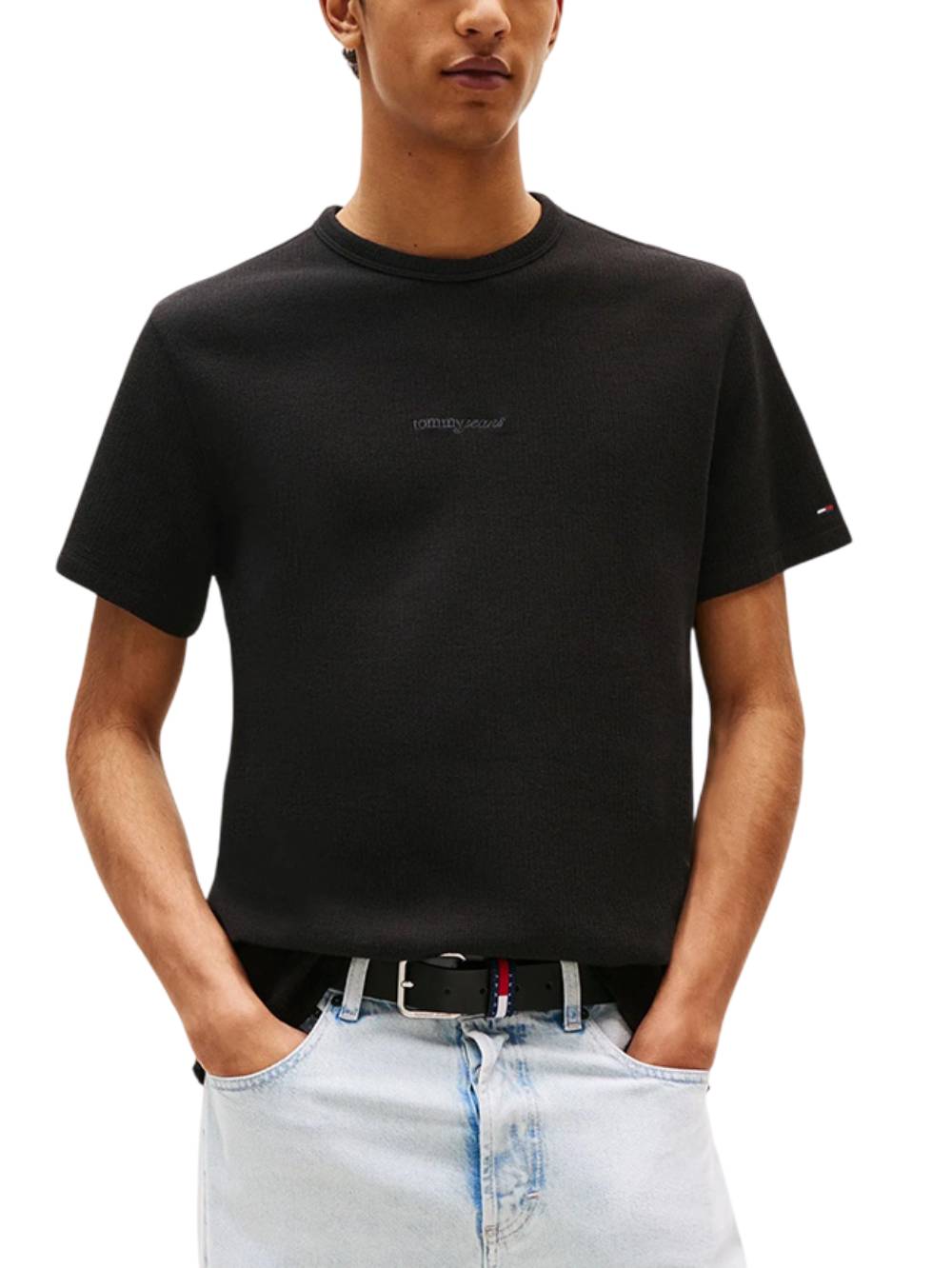 detail Tommy Jeans pánské černé triko