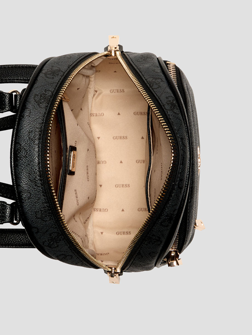 detail Guess dámský šedý batoh