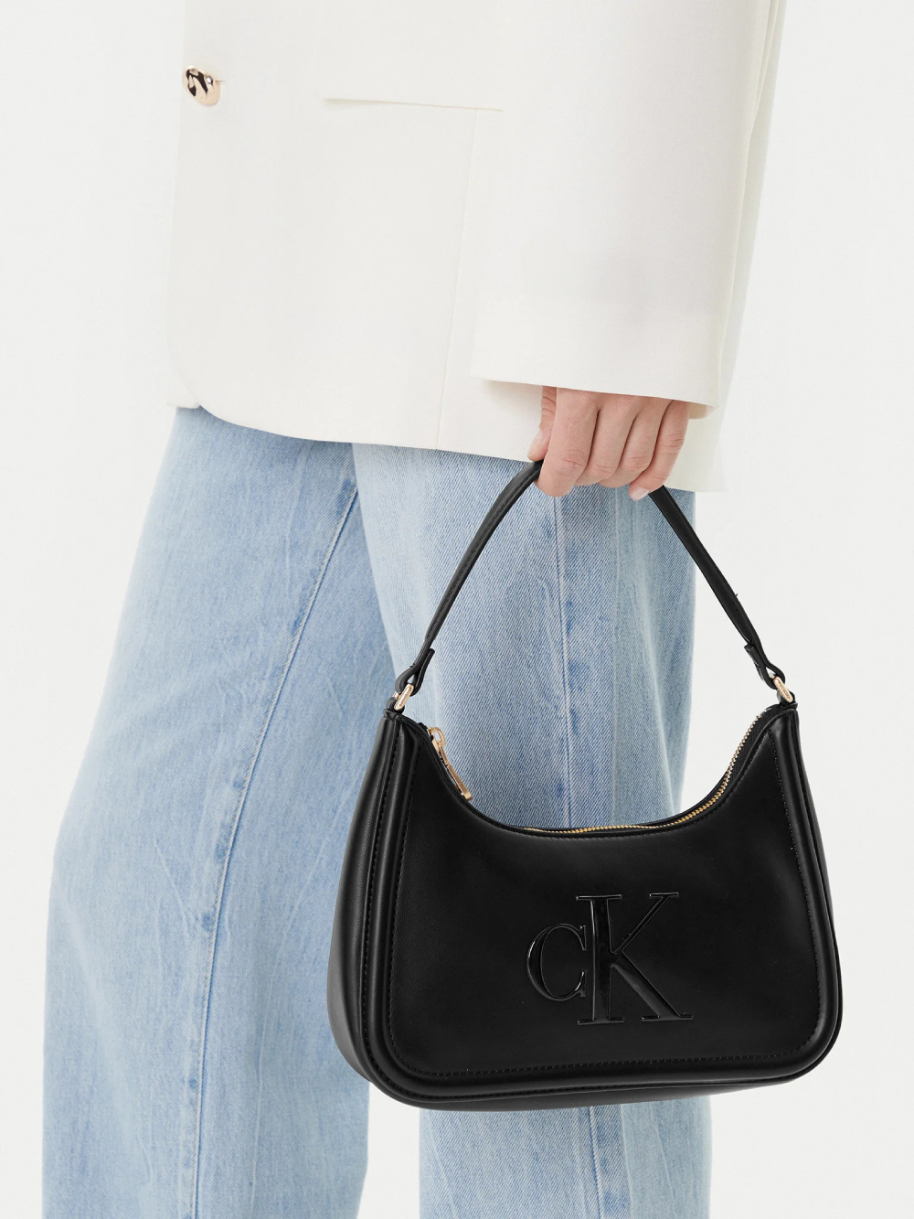detail Calvin Klein dámská černá kabelka