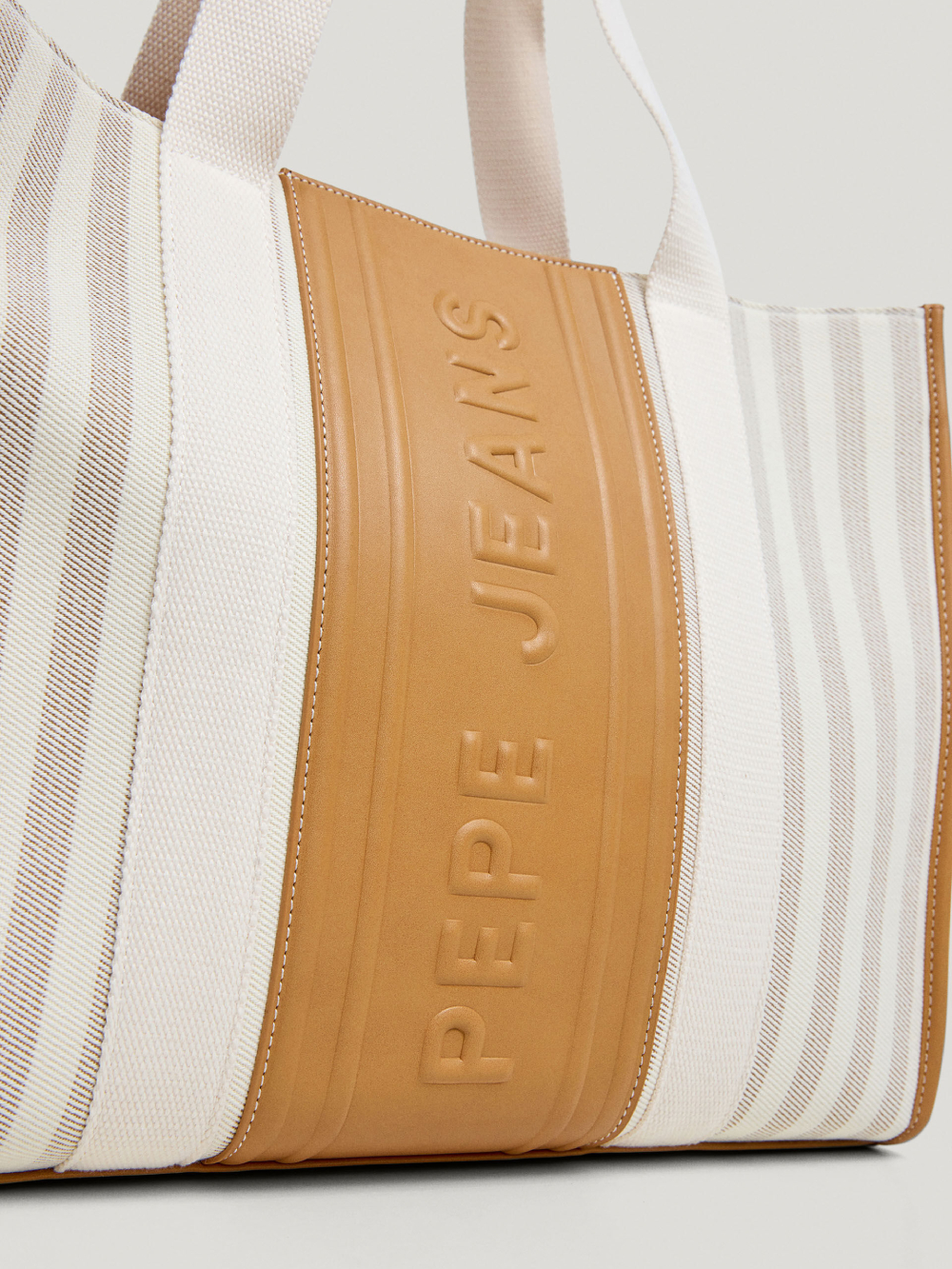 detail Pepe Jeans dámská béžová kabelka