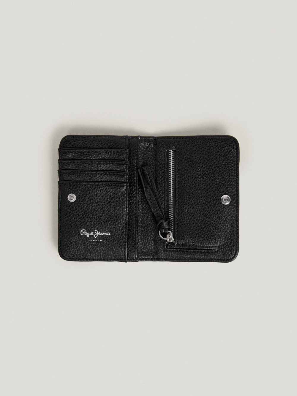 detail Pepe Jeans dámská černá peněženka