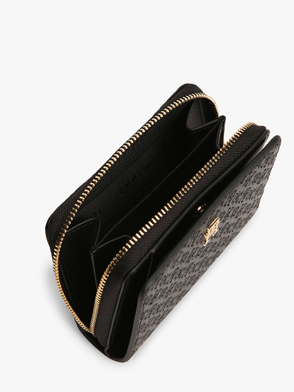 detail Tommy Hilfiger dámská černá peněženka 