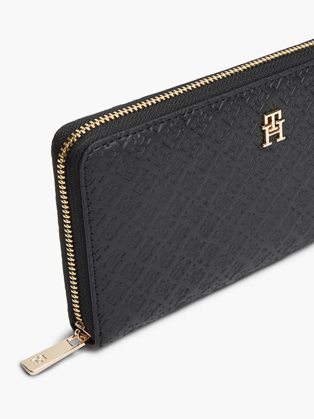 detail Tommy Hilfiger dámská černá peněženka 