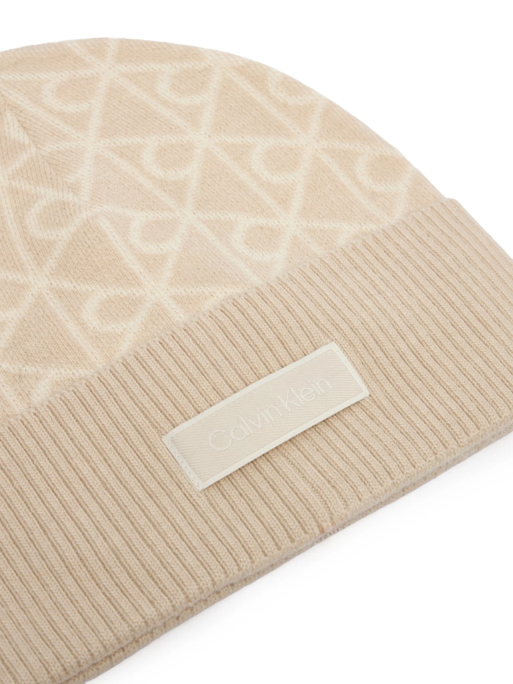 detail Calvin Klein dámská béžová čepice