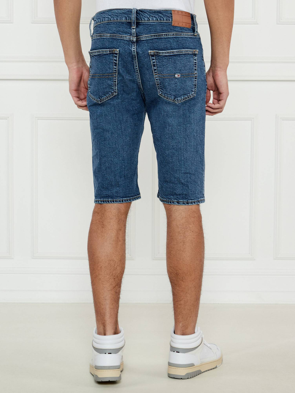 detail Tommy Jeans pánské džínové kraťasy