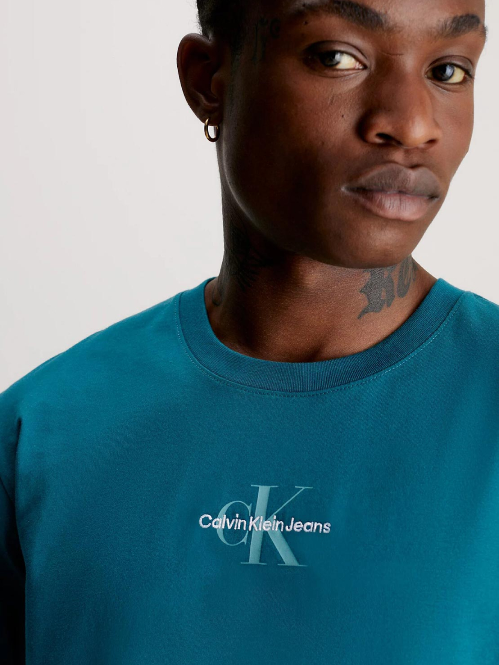 detail Calvin Klein pánské tričko
