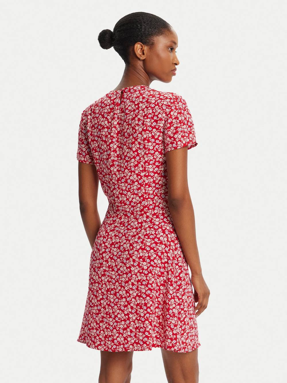 detail Tommy Jeans dámské červené šaty