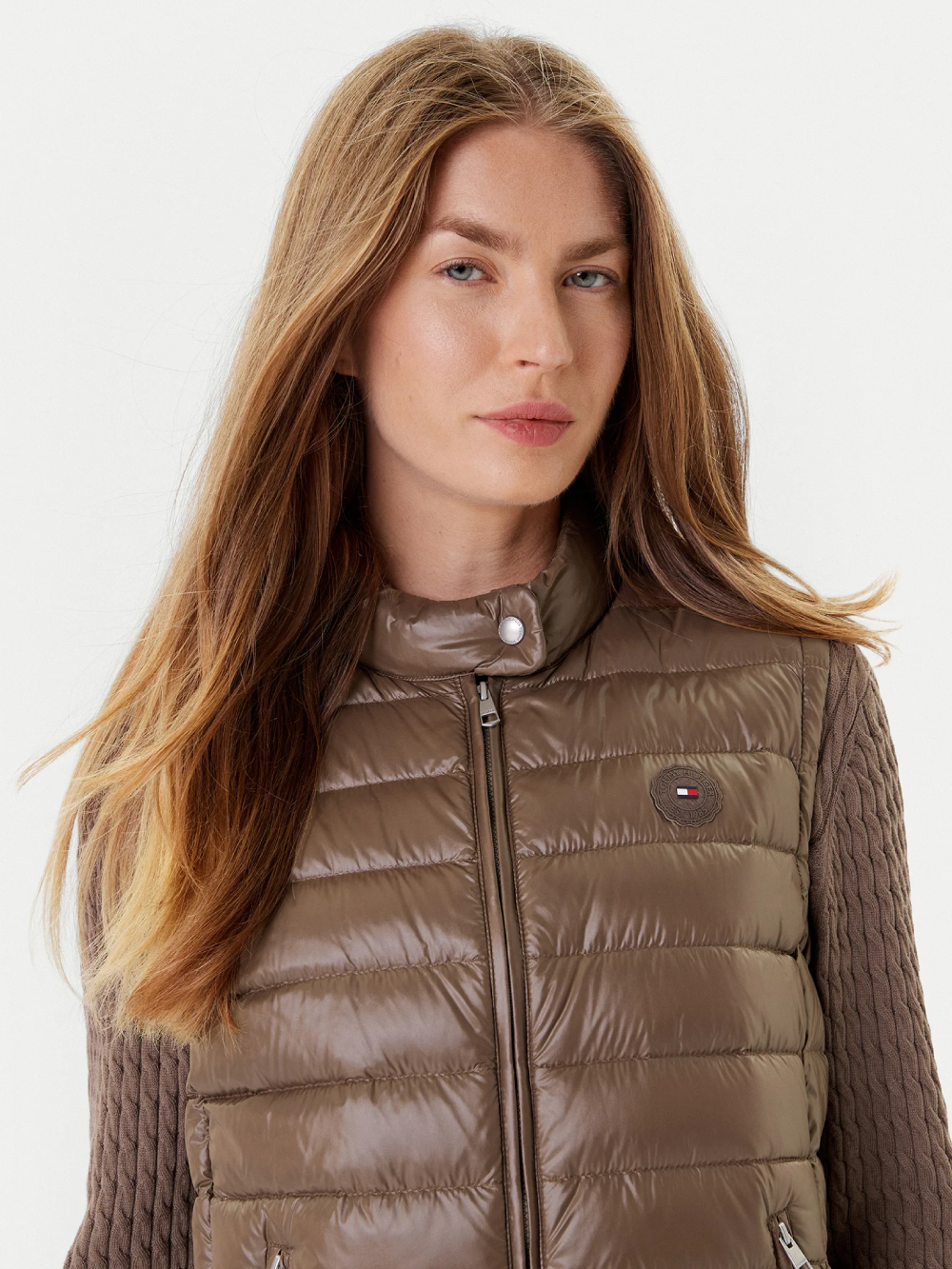 detail Dámská hnědá vesta Tommy Hilfiger