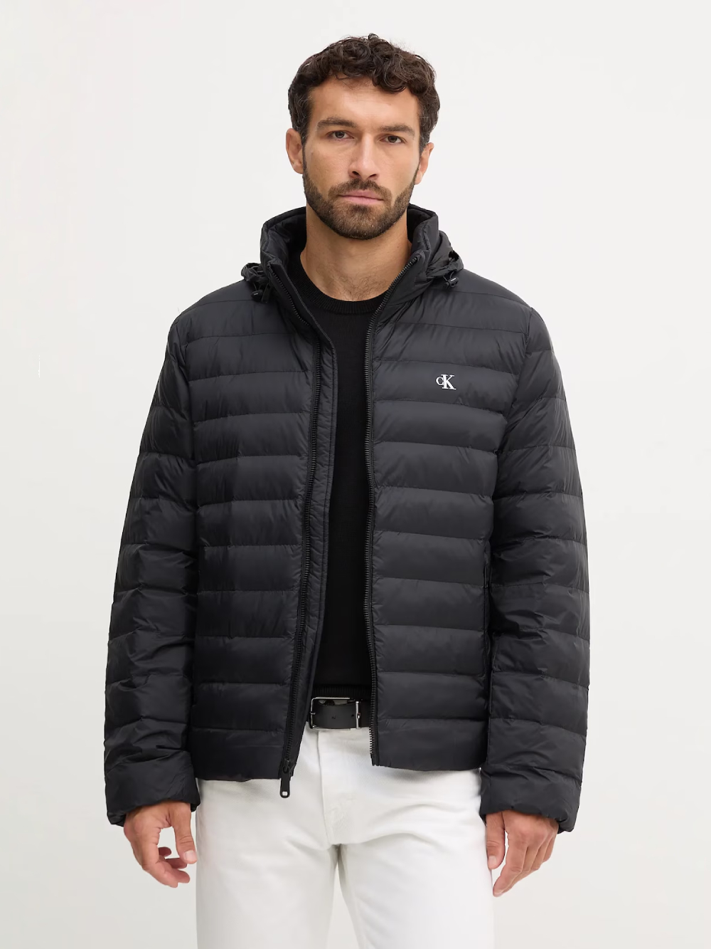 detail Calvin Klein pánská černá bunda