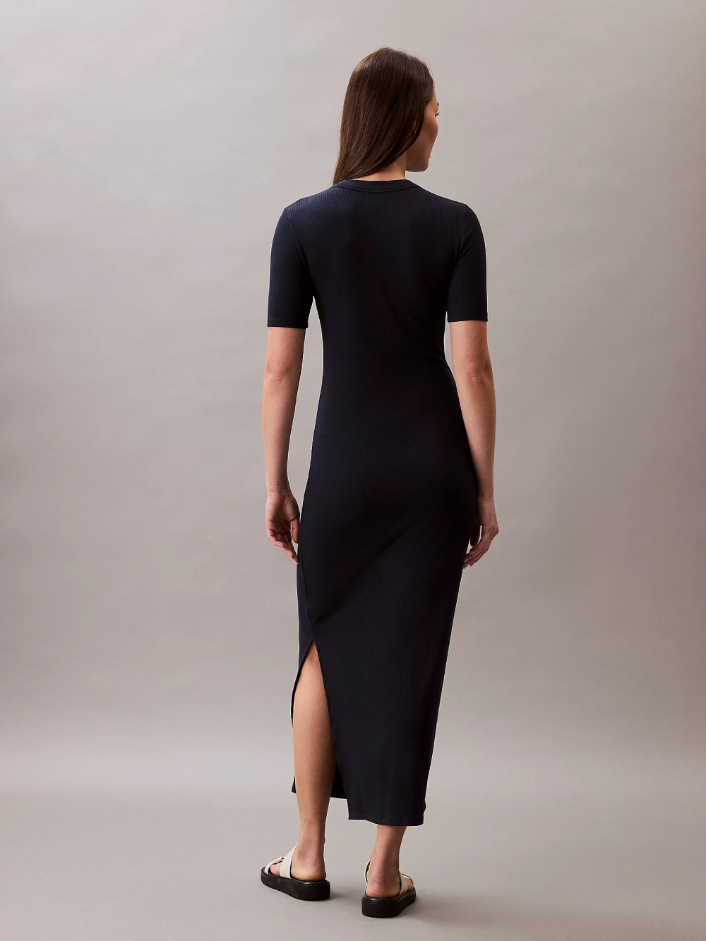 detail Calvin Klein dámské modré šaty
