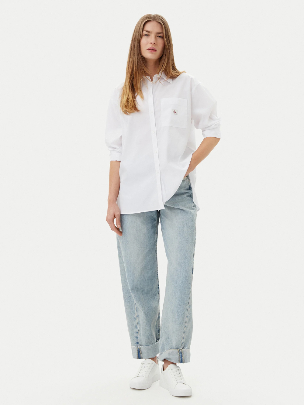 detail Calvin Klein dámská bílá košile