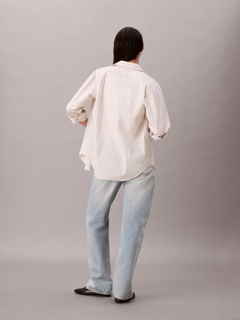 detail Calvin Klein dámské světle modré džíny