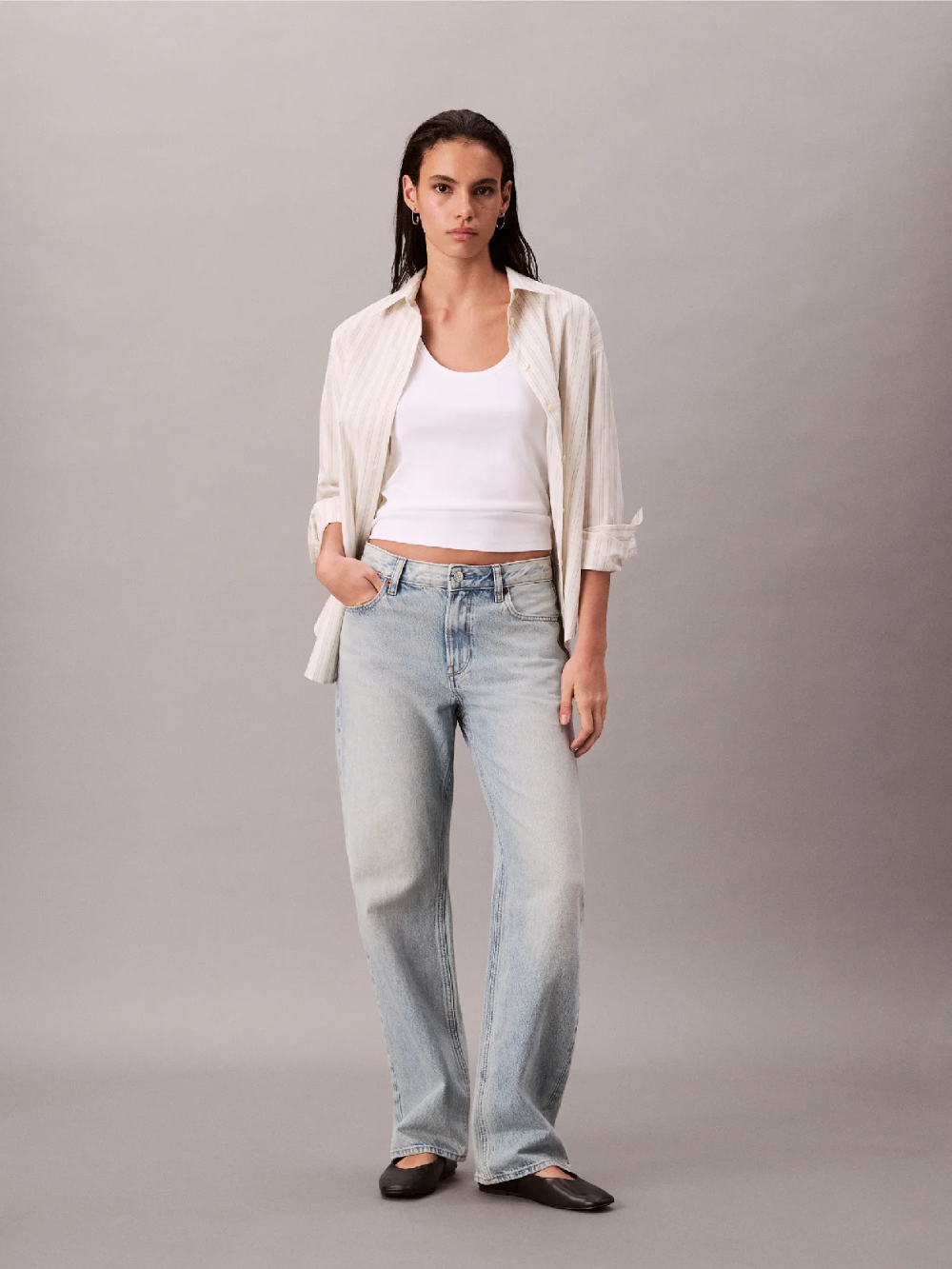 detail Calvin Klein dámské světle modré džíny