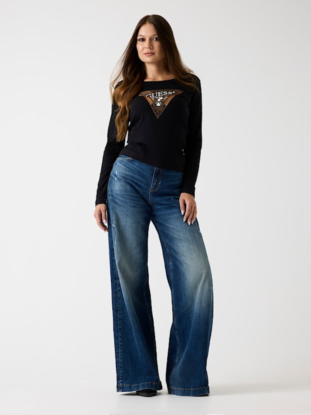 detail Guess dámské černé tričko