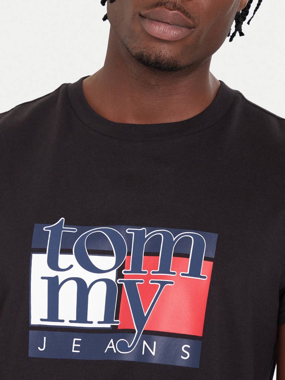 detail Tommy Jeans pánské černé triko