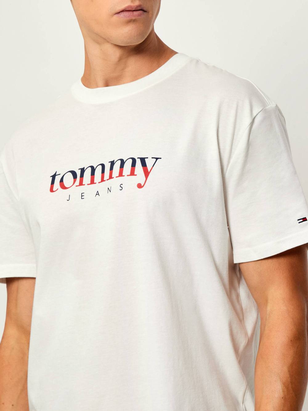 detail Tommy Jeans pánské bílé triko