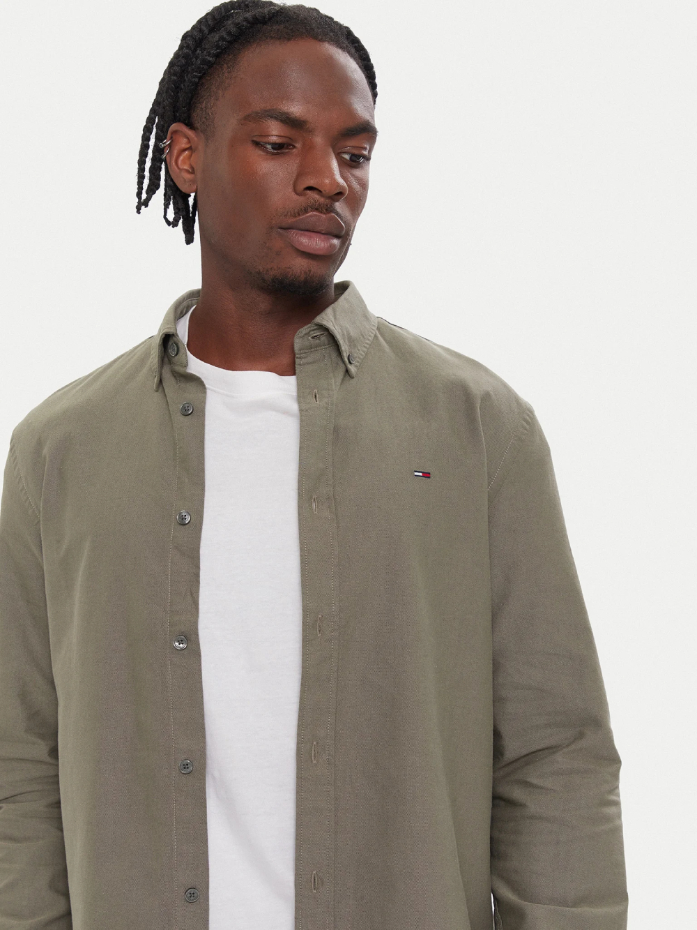 detail Tommy Jeans pánská khaki zelená košile