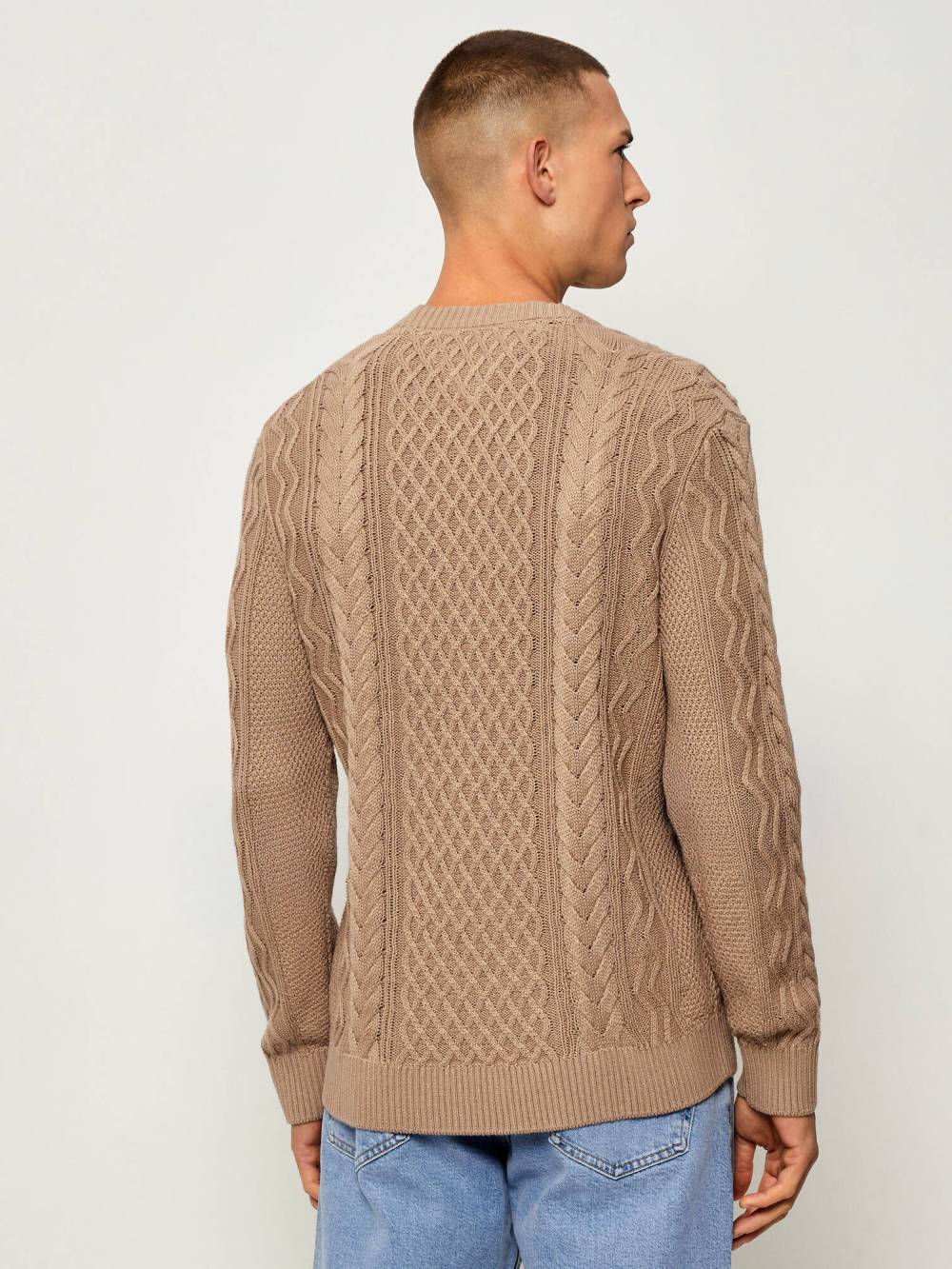 detail Tommy Jeans pánský světle hnědý svetr