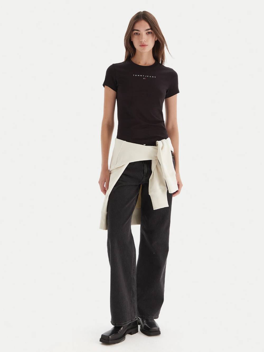 detail Tommy Jeans dámské černé tričko