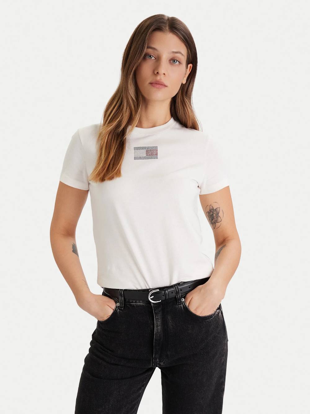 detail Tommy Jeans dámské krémové tričko