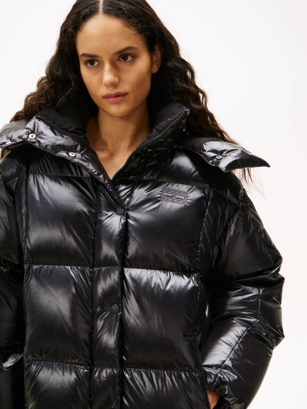 detail Tommy Jeans dámský černý zimní kabát