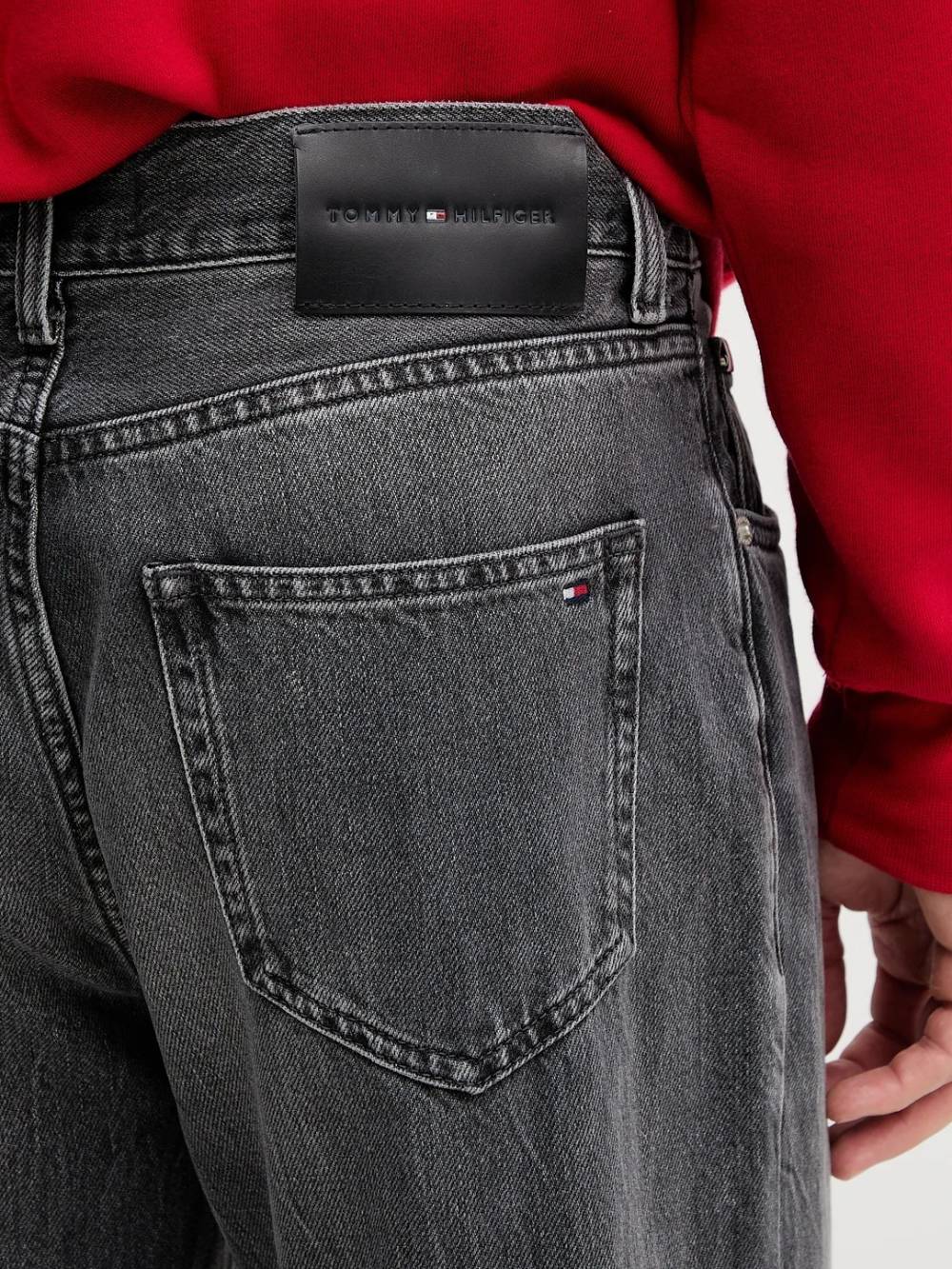 detail Tommy Hilfiger pánské šedé džíny