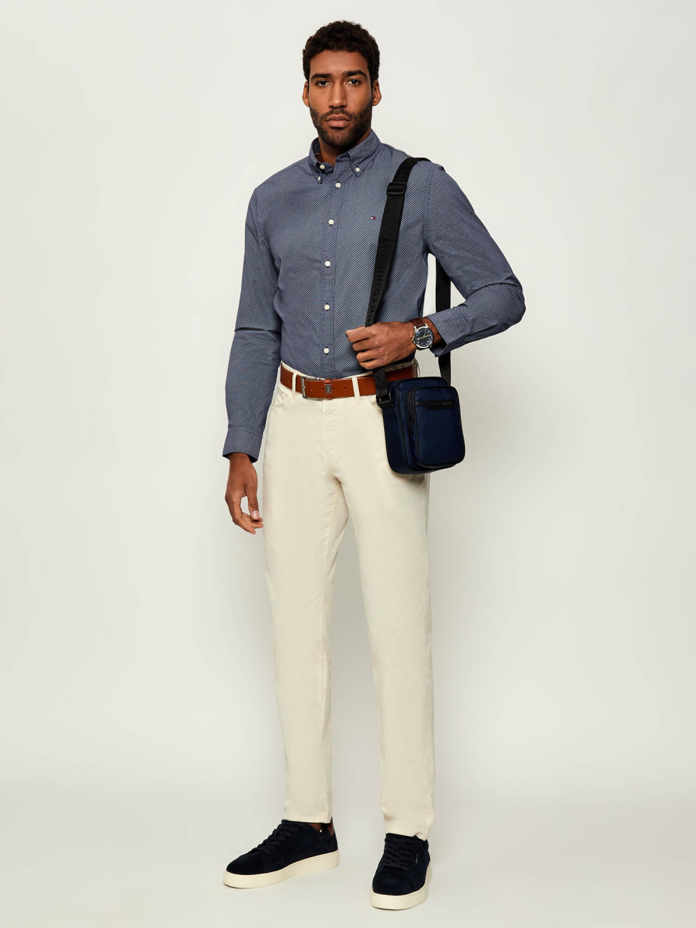 detail Tommy Hilfiger pánská tmavě modrá košile